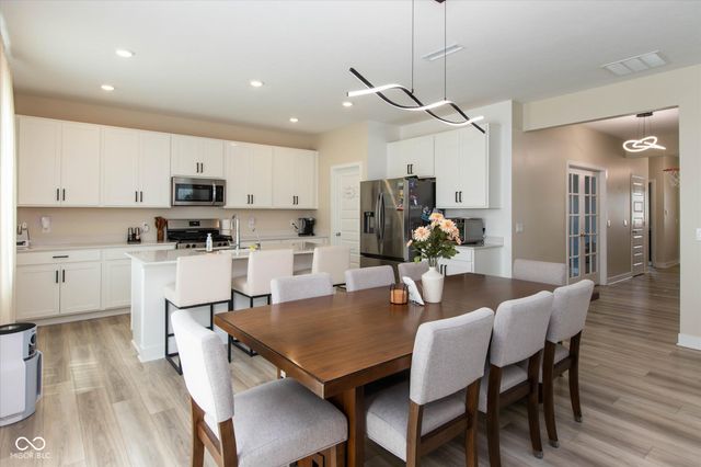 2867 Kramer Drive, Greenwood, IN 46143