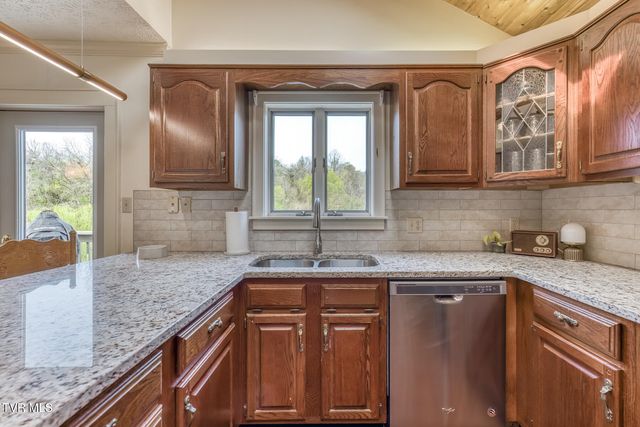 222 Willowbend Court, Kingsport, TN 37660