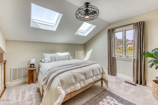 222 Willowbend Court, Kingsport, TN 37660