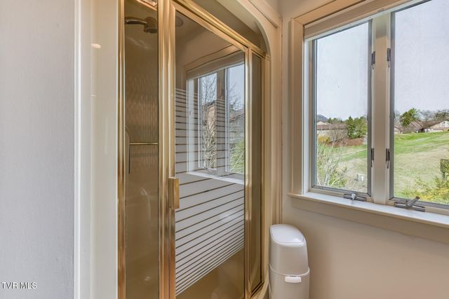 222 Willowbend Court, Kingsport, TN 37660