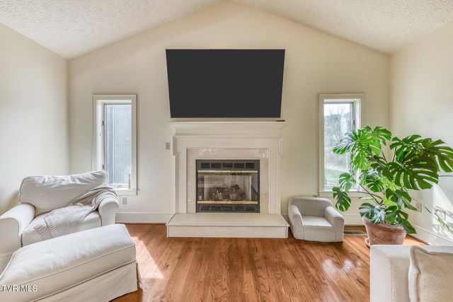 222 Willowbend Court, Kingsport, TN 37660