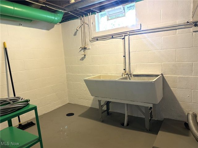 609 Syme Street, Masury, OH 44438