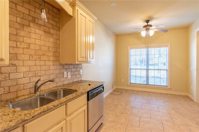 4053 E Zion Valley Drive, Fayetteville, AR 72703