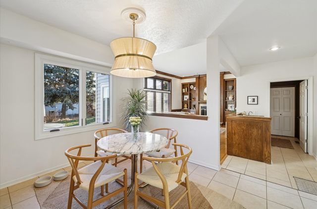 5104 Cody Drive, West Des Moines, IA 50265