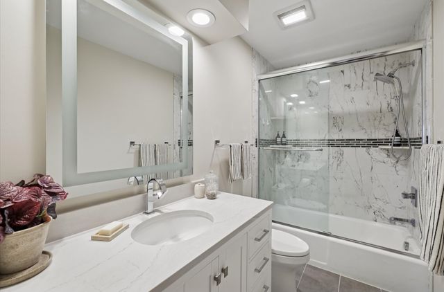 5104 Cody Drive, West Des Moines, IA 50265