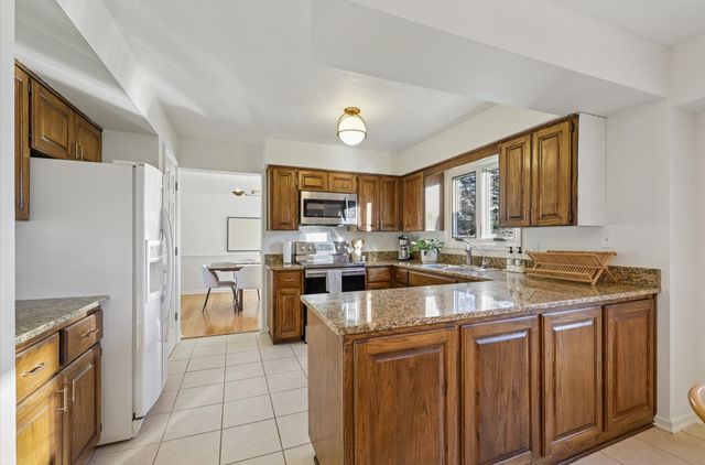 5104 Cody Drive, West Des Moines, IA 50265