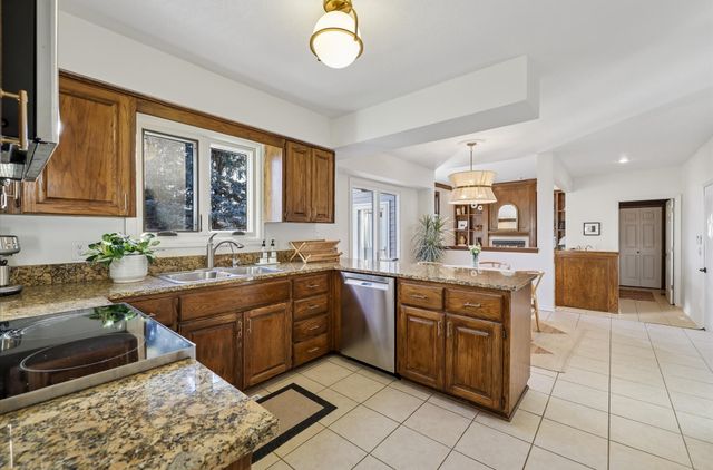 5104 Cody Drive, West Des Moines, IA 50265