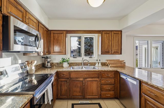 5104 Cody Drive, West Des Moines, IA 50265