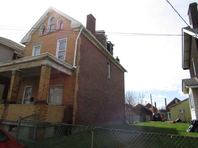 1306 Brinton Ave, Braddock, PA 15104