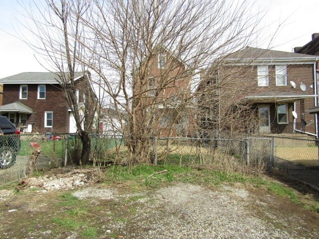 1306 Brinton Ave, Braddock, PA 15104