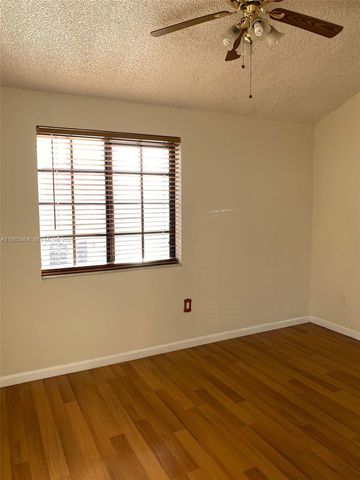 11789 SW 18th St 4-30, Miami, FL 33175