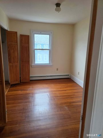 35 Denison Avenue, New London, CT 06320