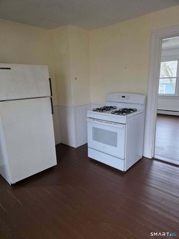 35 Denison Avenue, New London, CT 06320