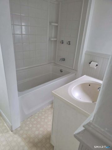 35 Denison Avenue, New London, CT 06320