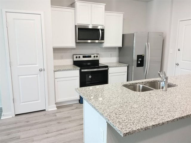 605 W South ST 332, Leander, TX 78641