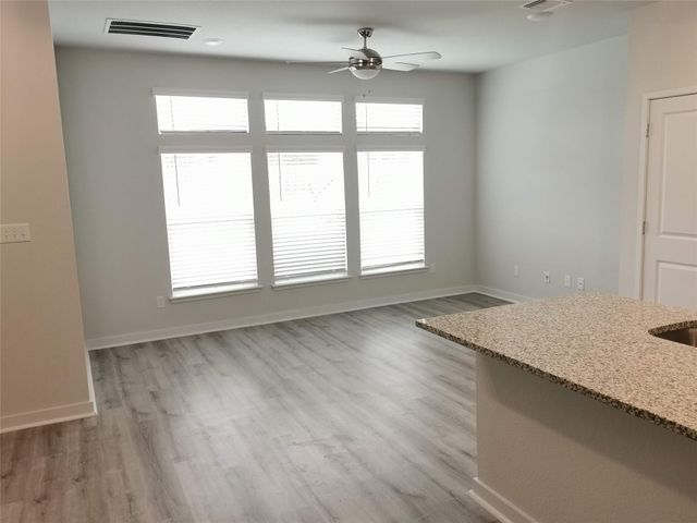 605 W South ST 332, Leander, TX 78641