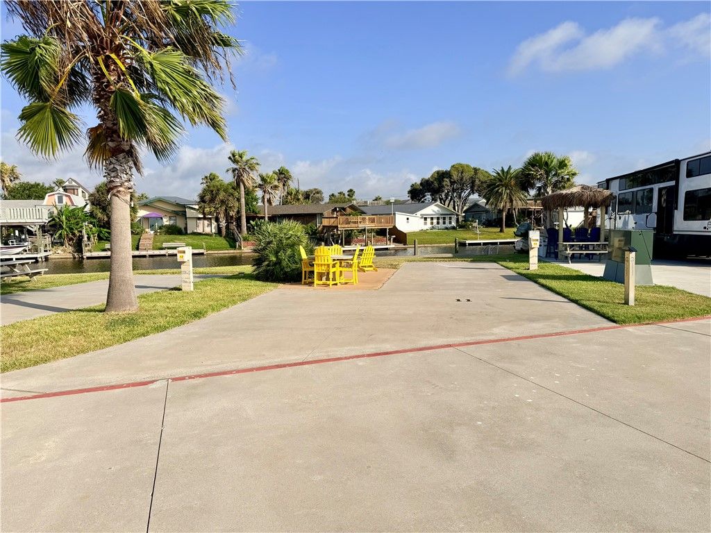 101 Caribbean Dr 11, Corpus Christi, TX 78418 — exterior