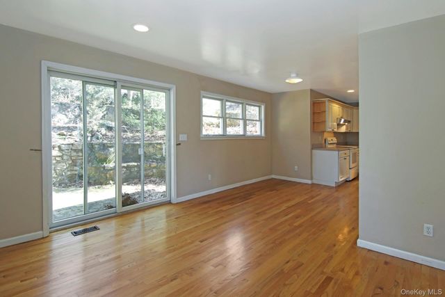 4 Manor Place, White Plains, NY 10605