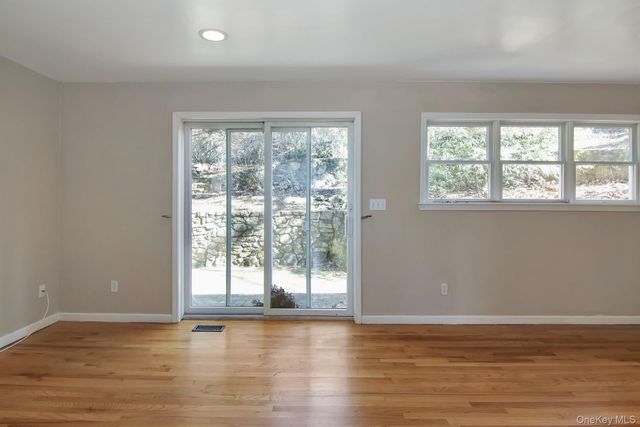 4 Manor Place, White Plains, NY 10605