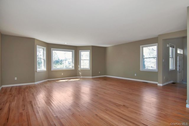 4 Manor Place, White Plains, NY 10605