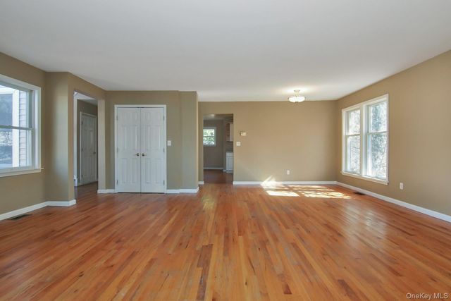 4 Manor Place, White Plains, NY 10605