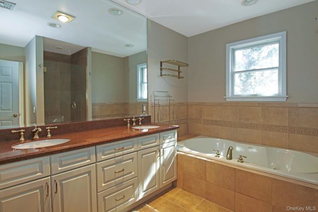 4 Manor Place, White Plains, NY 10605