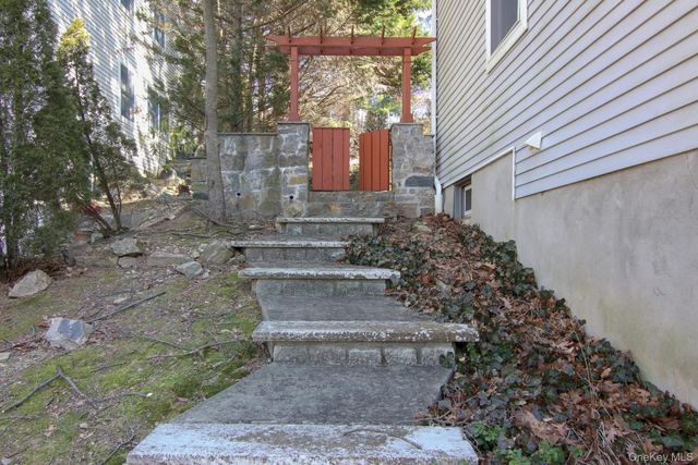 4 Manor Place, White Plains, NY 10605