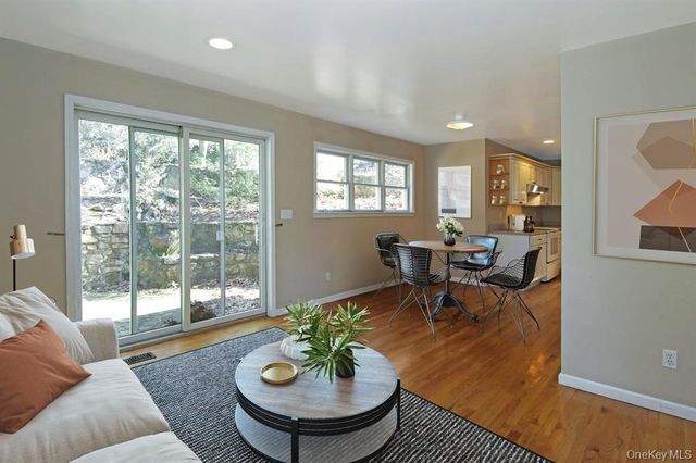 4 Manor Place, White Plains, NY 10605