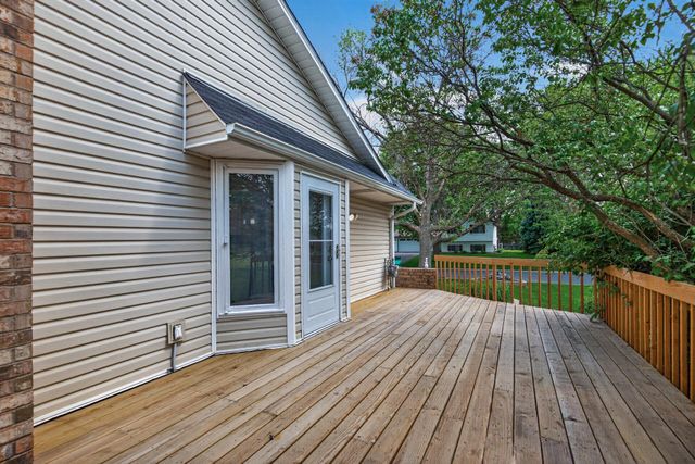 15264 92nd Place N, Maple Grove, MN 55369
