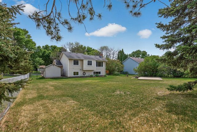 15264 92nd Place N, Maple Grove, MN 55369
