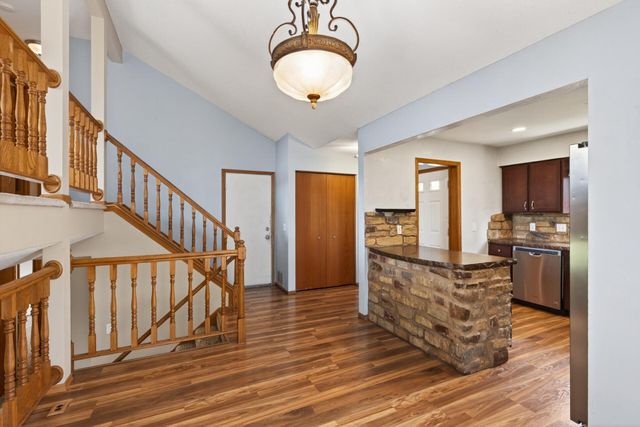 15264 92nd Place N, Maple Grove, MN 55369