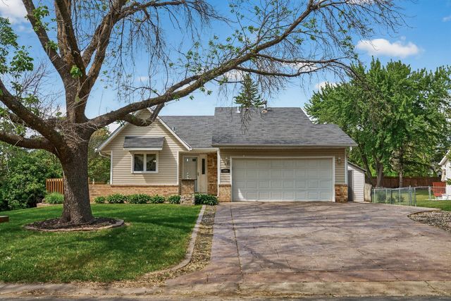 15264 92nd Place N, Maple Grove, MN 55369