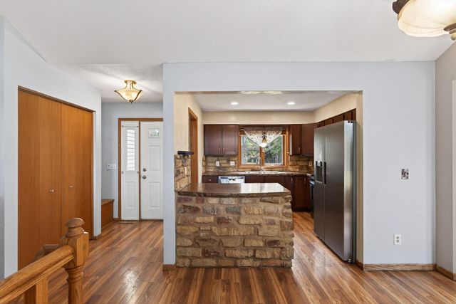 15264 92nd Place N, Maple Grove, MN 55369