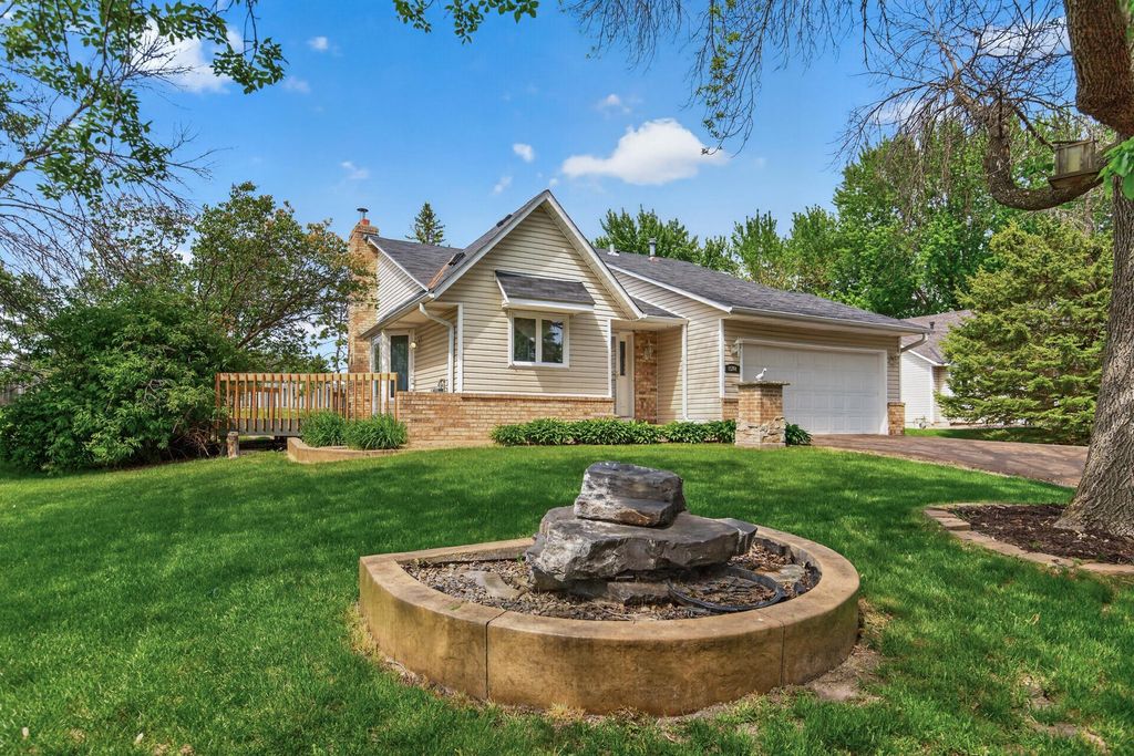 15264 92nd Place N, Maple Grove, MN 55369