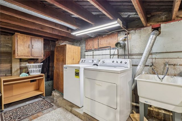 1426 Eastbrook Road, New Castle, PA 16101