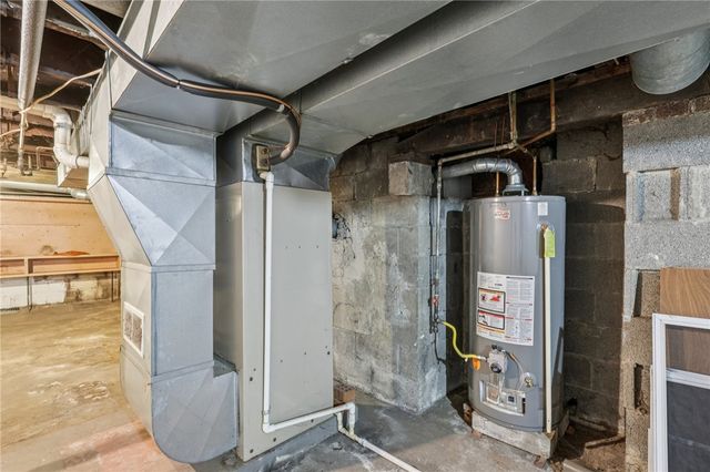 1426 Eastbrook Road, New Castle, PA 16101