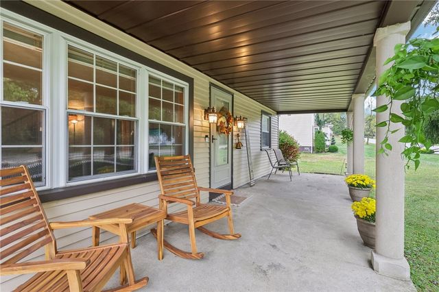 1426 Eastbrook Road, New Castle, PA 16101