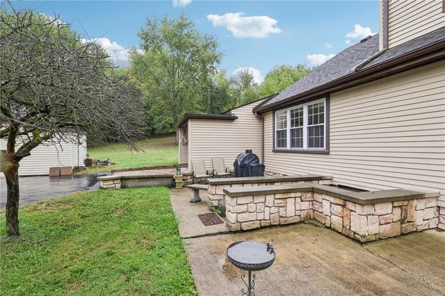 1426 Eastbrook Road, New Castle, PA 16101