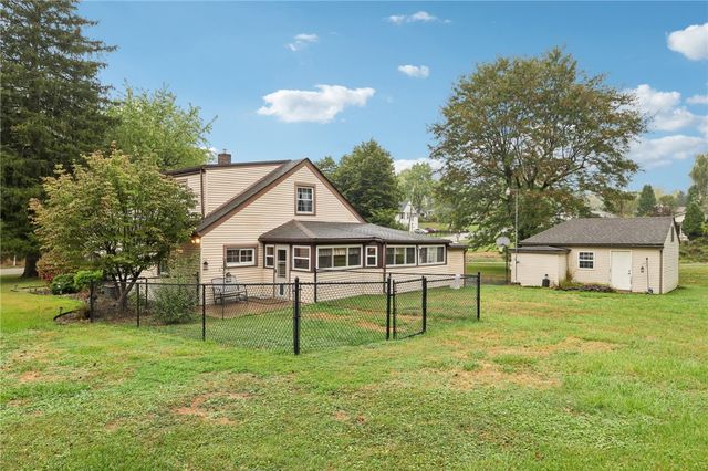 1426 Eastbrook Road, New Castle, PA 16101