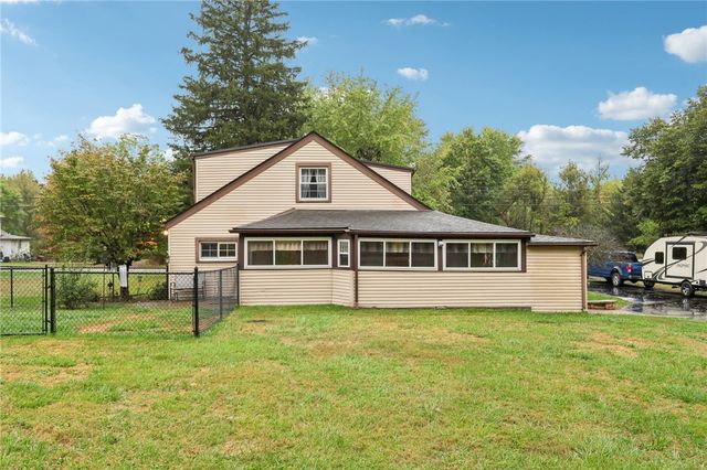 1426 Eastbrook Road, New Castle, PA 16101