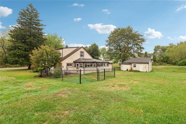 1426 Eastbrook Road, New Castle, PA 16101