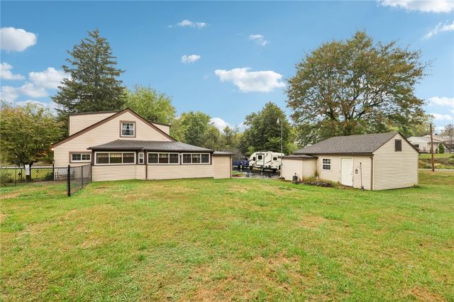 1426 Eastbrook Road, New Castle, PA 16101