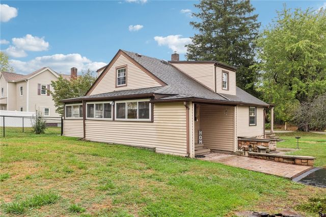 1426 Eastbrook Road, New Castle, PA 16101