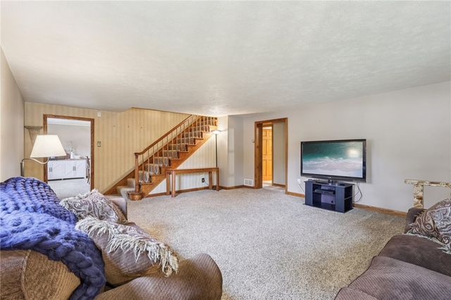 1426 Eastbrook Road, New Castle, PA 16101