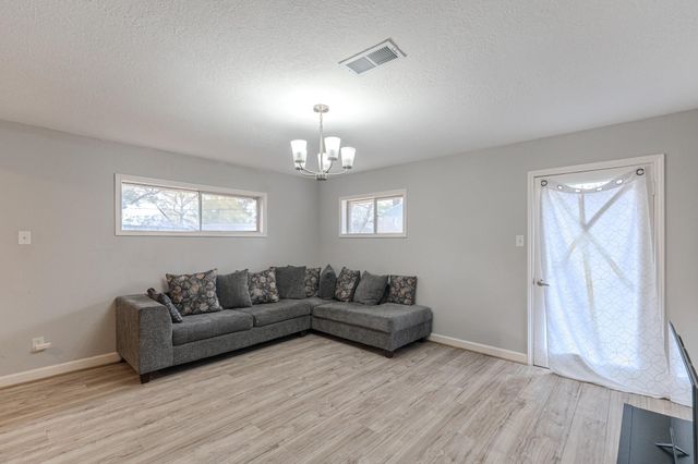 5637 Wood Creek Way, Houston, TX 77017