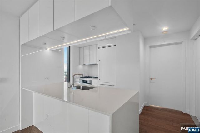 99 Hudson Street 2811, Jersey City, NJ 07302