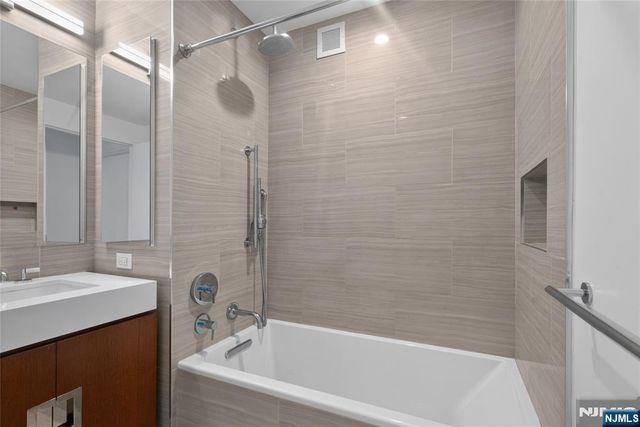 99 Hudson Street 2811, Jersey City, NJ 07302
