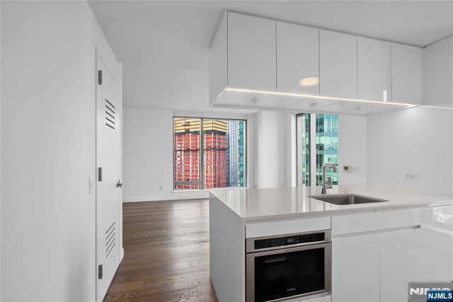 99 Hudson Street 2811, Jersey City, NJ 07302