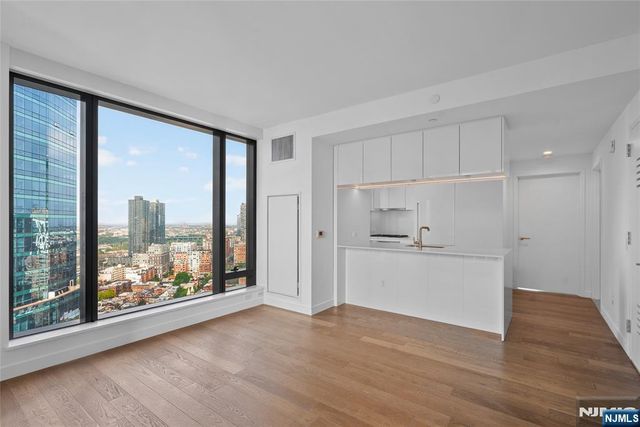 99 Hudson Street 2811, Jersey City, NJ 07302