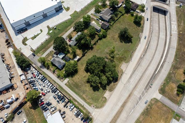 14027 Stafford Road, Stafford, TX 77477